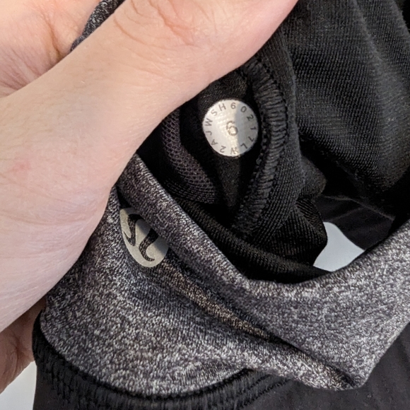 lululemon Invigorate Bra in Black and Heather Gray Size 6 - Picture 3 of 3